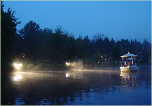 Romantische avondsferen op de Siervijver  -|- Foto: Bram Elstak  het WWCW 2006