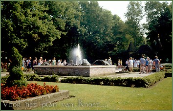 Voor het plan van Knoet had het plein een ander, maar eveneens fraai aanzicht -|- Foto: E.A.H.  het WWCW 2005