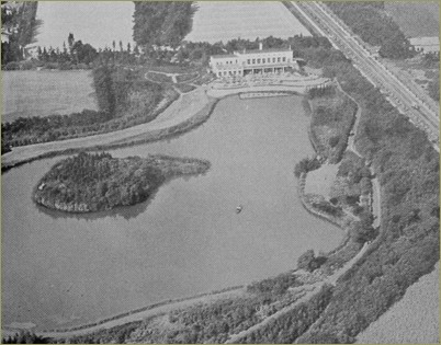 Historische foto van het Caf-restaurant -|- Foto: het Sprookje van de Efteling 1962