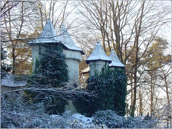 Wintersfeer bij het kasteel van Doornroosje in januari 2002 -|- Foto: Friso Geerlings  Het WWCW 2004
