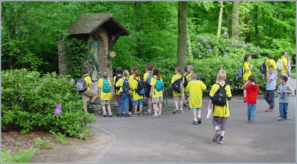 Schoolreisjes... altijd in deze tijd van het jaar -|- Foto: Friso Geerlings  Het WWCW 2005