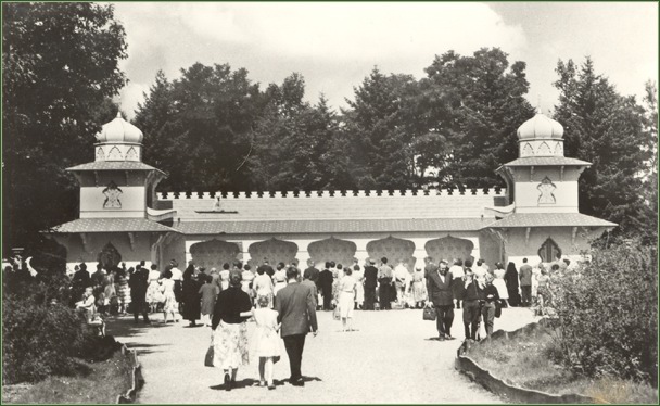 Ansichtkaart 'Natuurpark de Efteling' - De Vliegende Fakir -|- Scan: Friso Geerlings  het WWCW 2005