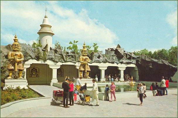 Ansichtkaart 'Natuurpark de Efteling' - De Indische Waterlelies -|- Scan: Friso Geerlings  het WWCW 2005